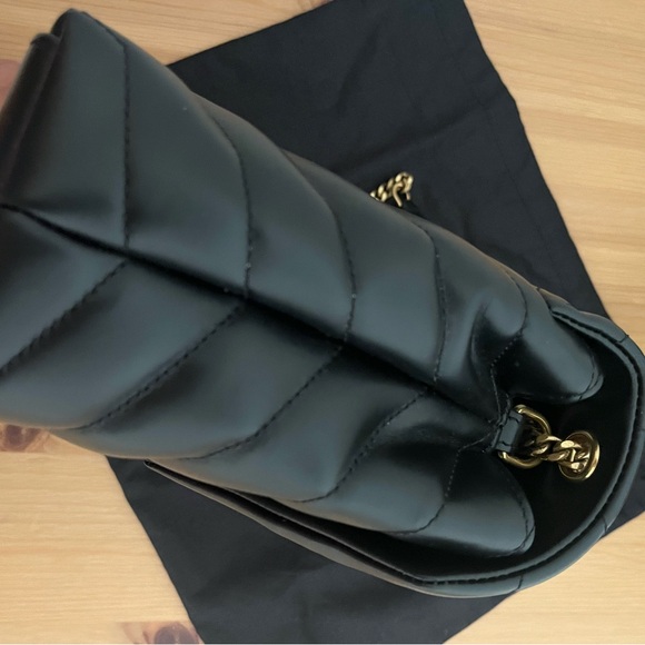 Saint Laurent: Lou Lou Small (Black & Gold)🖤 - Picture 14 of 15
